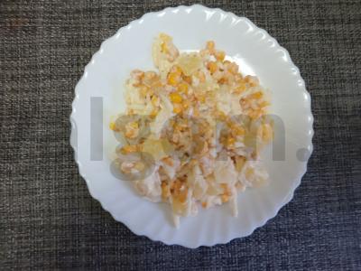 Salotas su ananasais, kukurūzais ir sūriu Žingsnis 6