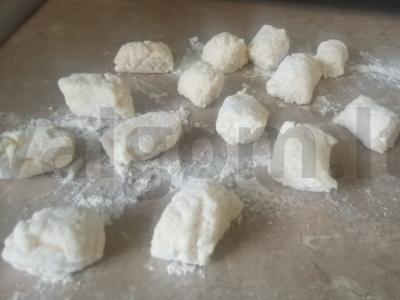 Patingėlių virtinukai iš varškės Žingsnis 4