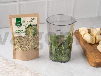 Smuzi su kanapių sėklomis, špinatais ir bananais Žingsnis 2