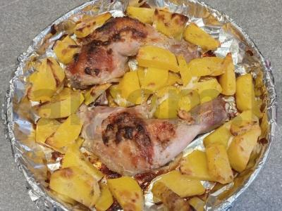 Vištienos šlaunelės, keptos su bulvėmis grietinėje Žingsnis 6