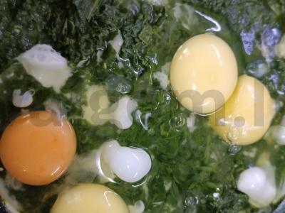 Špinatai su keptu kiaušiniu Žingsnis 3