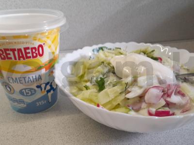 Šviežių daržovių salotas su grietinės padažu Žingsnis 2