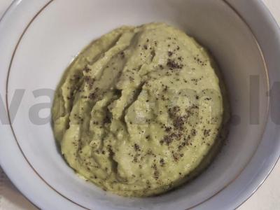 Konservuotų žirnių piurė pagrindine nuotrauka