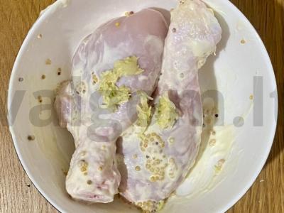 Kepti blauzdeliai majonezo-garstyčių padaže Žingsnis 2