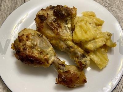 Kepti blauzdeliai majonezo-garstyčių padaže pagrindine nuotrauka