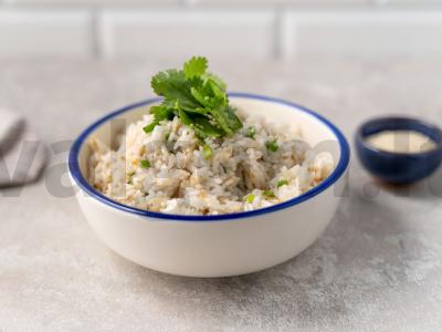 Ryžiai su žaliu svogūnu pagrindine nuotrauka