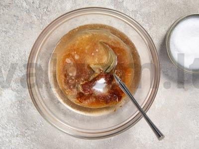 Sotūs salotas su morkomis, kinoja ir traškiu avinžirniu Žingsnis 4