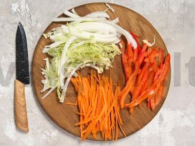 Sotūs salotas su morkomis, kinoja ir traškiu avinžirniu Žingsnis 5