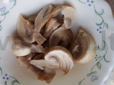 Omletas su pievagrybiais, sūriu ir pomidorais Žingsnis 5