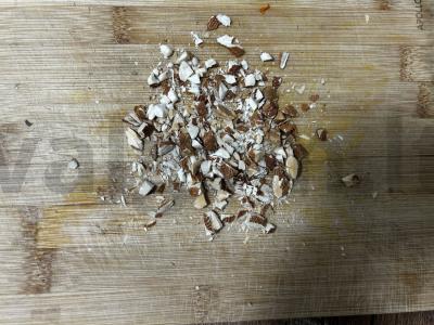 Sluoksniuotos tešlos rageliai su migdolų įdaru Žingsnis 1