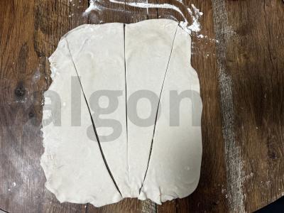 Sluoksniuotos tešlos rageliai su migdolų įdaru Žingsnis 5