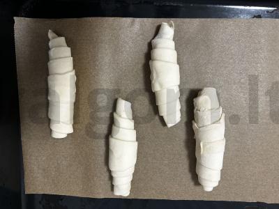 Sluoksniuotos tešlos rageliai su migdolų įdaru Žingsnis 8