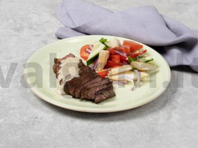 Jautienos steikas su pipirų padažu pagrindine nuotrauka