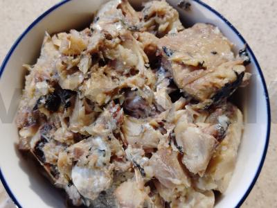 Konservuotų silkės sriuba su svogūnais ir bulvėmis be grūdų Žingsnis 2