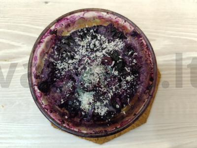 Avižinių dribsnių ir mėlynių apkepas pagrindine nuotrauka