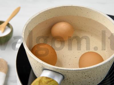 Sluoksniuotas salotas su silkės ikrais Žingsnis 2