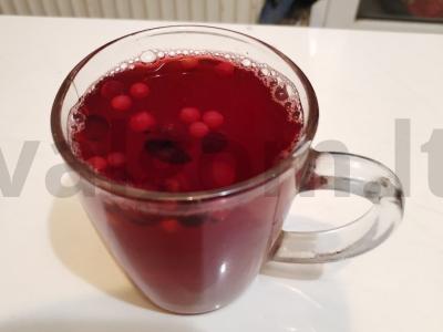 Raudonųjų uogų kompotas pagrindine nuotrauka