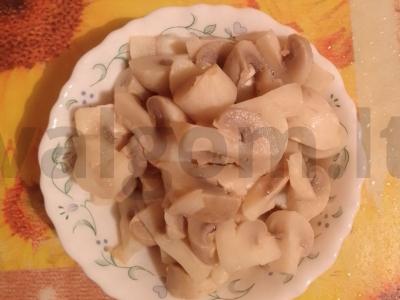 Grietinėlės-grybų padažas ant grietinėlės sviesto Žingsnis 3