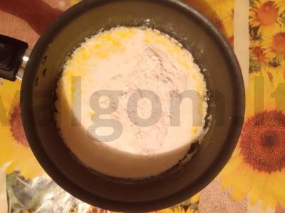 Grietinėlės-grybų padažas ant grietinėlės sviesto Žingsnis 6