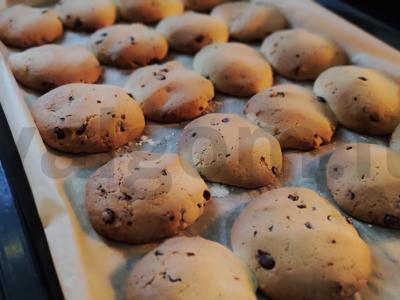 Šokoladiniai sausainiai pagrindine nuotrauka