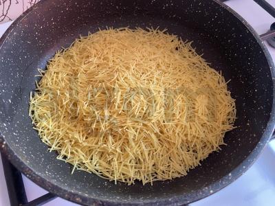 Makaronai su švelniu grietinėlės padažu Žingsnis 1