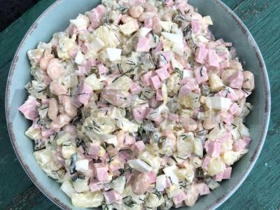 Olivjė su baltaisiais pupelėmis pagrindine nuotrauka