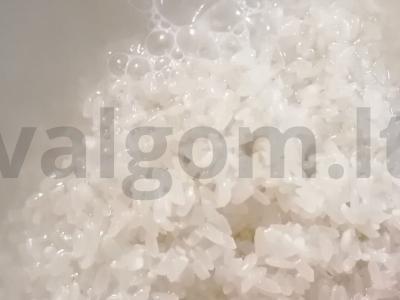 Vegetariškas ryžiai su daržovėmis ir razinomis Žingsnis 4