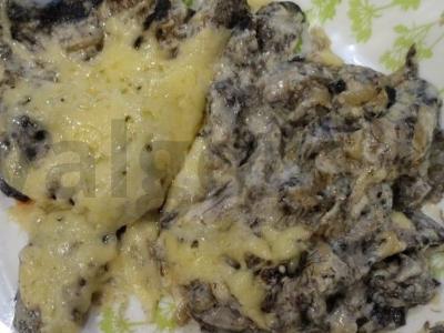 Kvapnūs podosino grybai su sūriu orkaitėje pagrindine nuotrauka