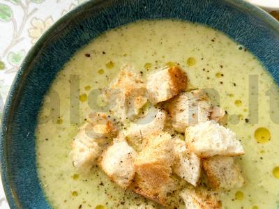 Sūrio sriuba su brokoliais ir čiabatos skrebučiais Žingsnis 5