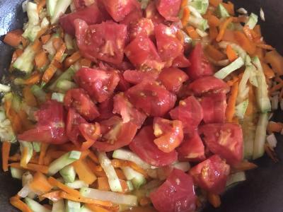 Kalakutienos kotletai, troškinti daržovėse Žingsnis 8