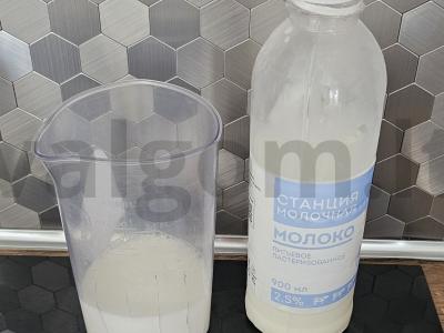 Kakavų ir cukraus pudros blynai Žingsnis 1