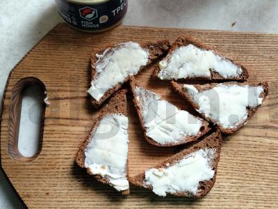 Švelnūs sumuštiniai su menkių ikrais ir daržovėmis Žingsnis 2