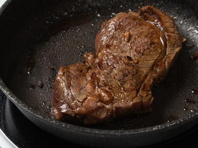 Jautienos salotos su agurkais ir žolelėmis Žingsnis 2