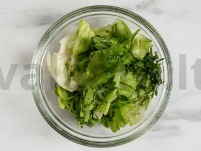 Jautienos salotos su agurkais ir žolelėmis Žingsnis 4