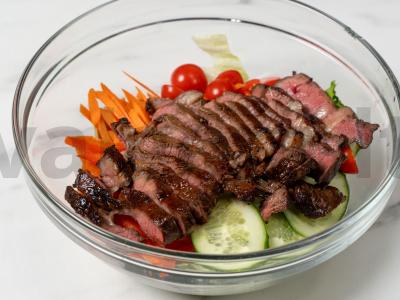 Jautienos salotos su agurkais ir žolelėmis Žingsnis 5