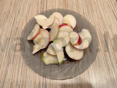 Gaivus abrikosų ir obuolių kompotas Žingsnis 3