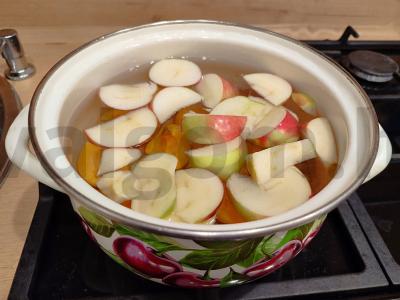 Gaivus abrikosų ir obuolių kompotas Žingsnis 4