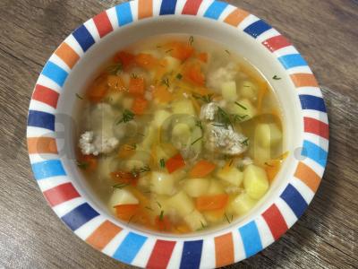 Vaikų sriuba su quinoa ir triušiu pagrindine nuotrauka