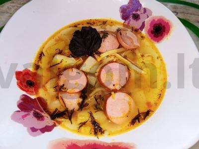 Vaikų sriuba su pieno dešrelėmis pagrindine nuotrauka