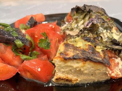 Kalakutienos krūtinėlės filė su baziliku ir špinatais pagrindine nuotrauka