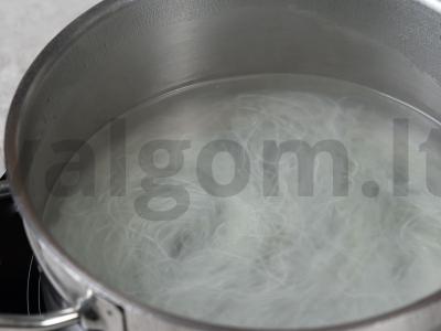 Veganiški ryžių makaronai su daržovėmis ir humusu Žingsnis 1