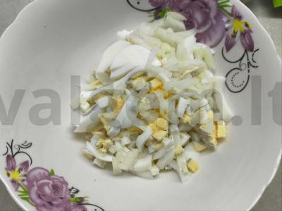 Salotos su kiaušiniu ir jūros gėrybėmis Žingsnis 1