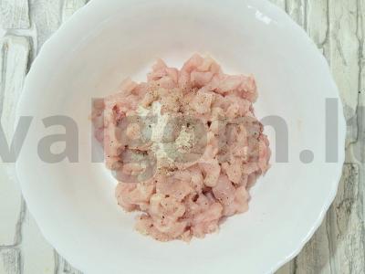 Vištienos kotletai-šalti blynai su acidofiliu Žingsnis 1