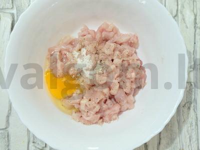 Vištienos kotletai-šalti blynai su acidofiliu Žingsnis 2