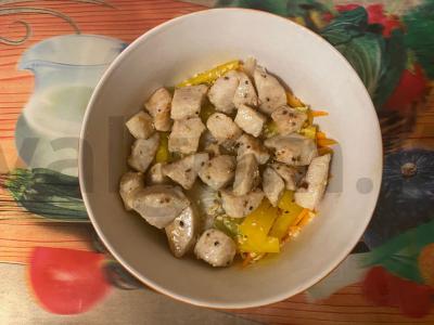 Salotas „Švec“ su vištiena, daržovėmis ir traškučiais Žingsnis 6