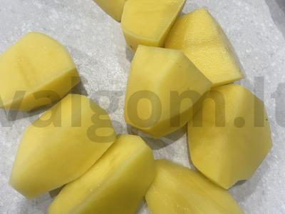 Sukrėsta bulvė „Rebrinka“ Žingsnis 1