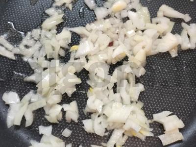 Sūrio grietinėlės sriuba su vištiena ir grybais Žingsnis 2