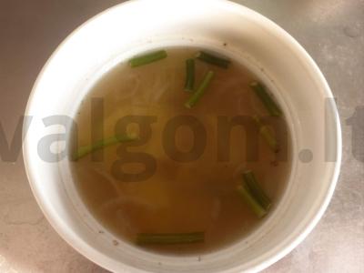 Žirnių sriuba su pupelėmis pagrindine nuotrauka