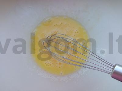 Paprasti keksiukai su razinomis Žingsnis 1