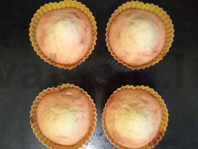 Paprasti keksiukai su razinomis pagrindine nuotrauka